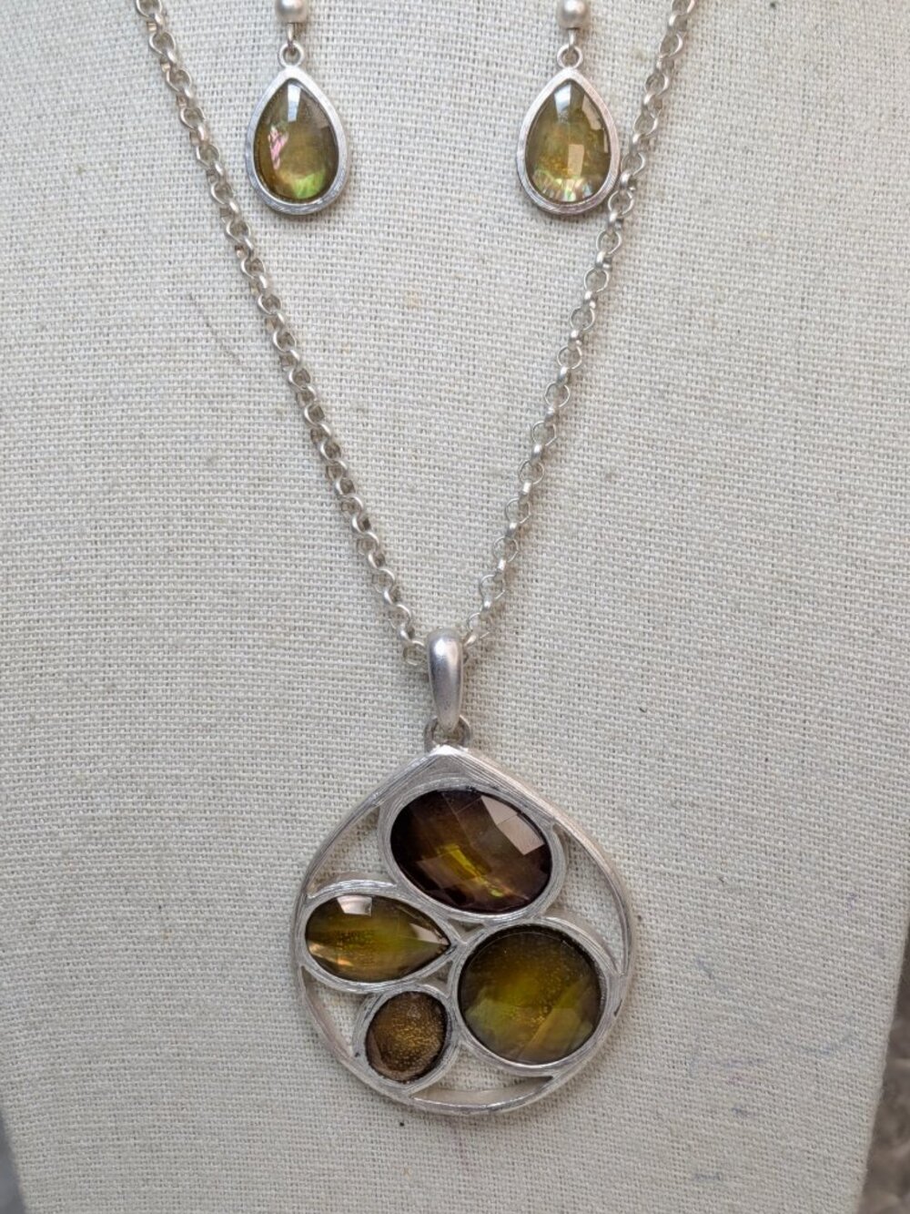 Kenneth Cole Vintage Necklace & Earring Set – Golden Faceted Stones, Silver Tone